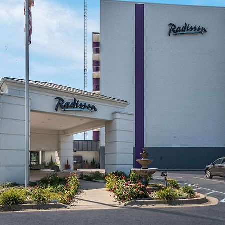 Radisson Hotel Grand Rapids Riverfront Exteriör bild